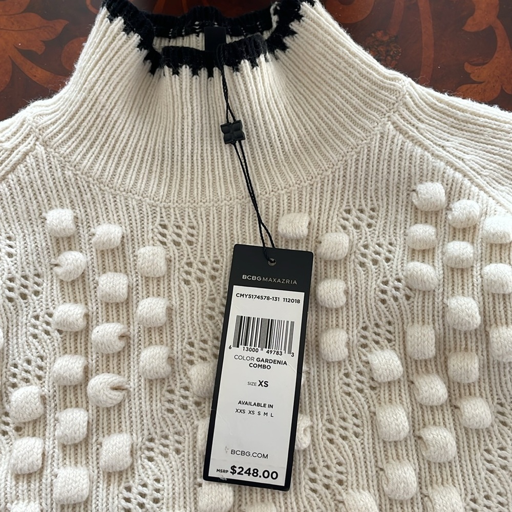 BCBG | Sweaters - Picture 3 of 3